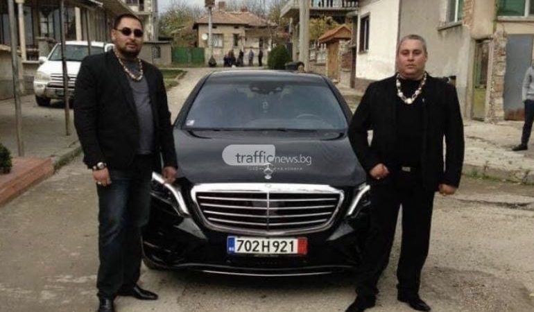 Далаверите на ТЕЛК: Те са слепи на 100%, но карат лъскави Мерцедеси и фучат по улиците с 200 км/ч (ВИДЕО)