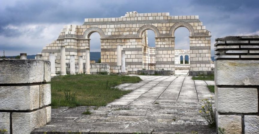 Баба Ванга: Оправи ли се базиликата, ке се оправи и България