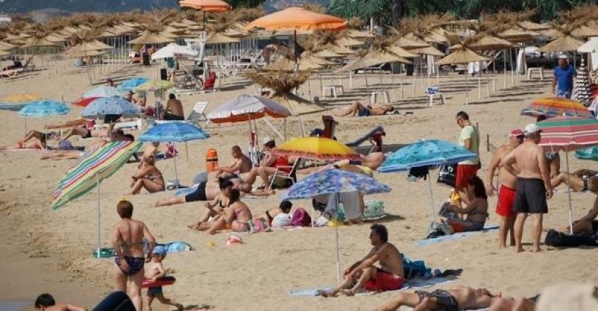 Опъваш хавлия на пясъка срещу 1,20 лв.