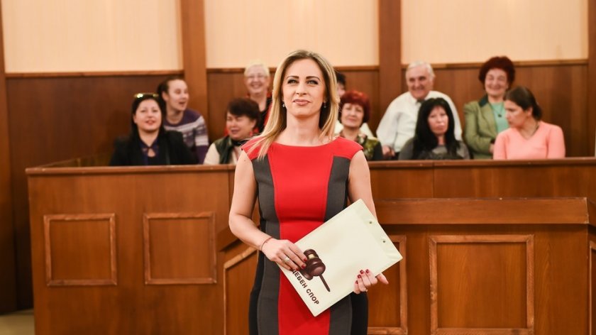 Шоу в „Съдебен спор“: Чужденец искаше да спи с мен, но аз му направих…Видео