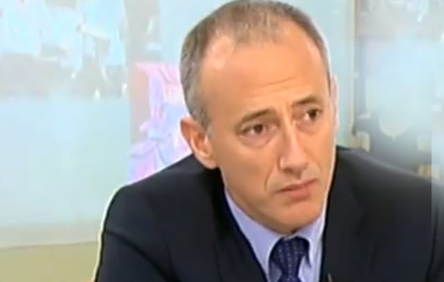 Просветният министър: Ваканция за учениците ще продължи поне до 13 април