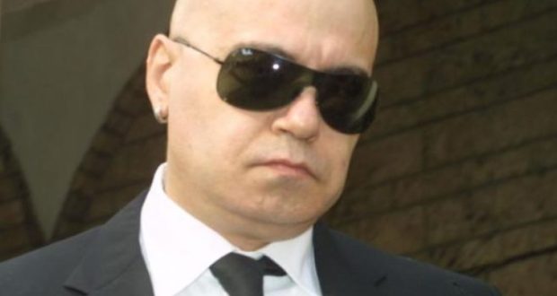 Истината лъсна: Ето защо Слави Трифонов няма деца и не минава под венчилото – 4 жени са правили аборт от него!