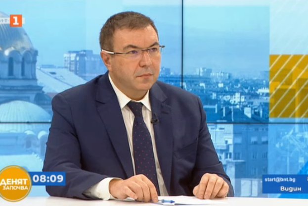 Министър Ангелов: Имам готовност и аз да съм първия ваксиниран