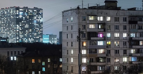 Руснак падна от 9-ия етаж и се качи обратно, за да си довърши питието