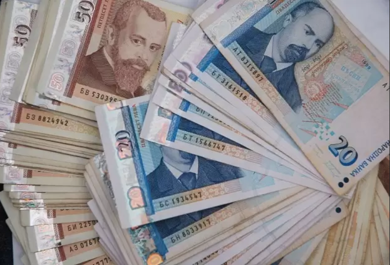 Вдигат всички пенсии поне с 10%, вкарват вътре завинаги бонуса от 50 лева
