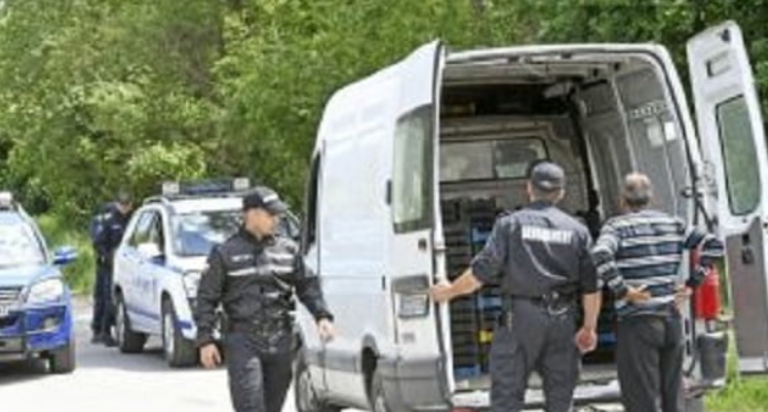 Дядо уби малката си внучка, бил сърдит и ядосан на баща й