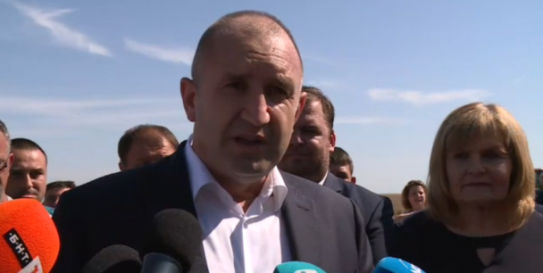 Румен Радев: Празни хладилници, смешни заплати и пенсии, това ли ви е великата Европа?!
