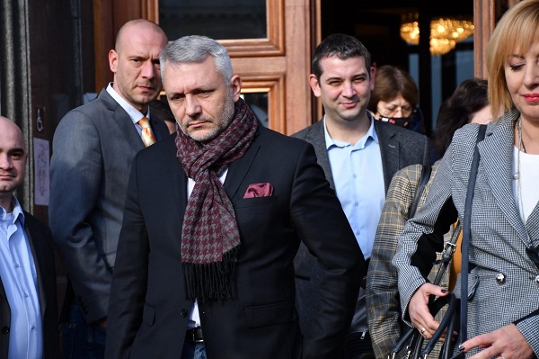 Хаджигенов заведе блондинка на ресторант и се забърка в просташки скандал
