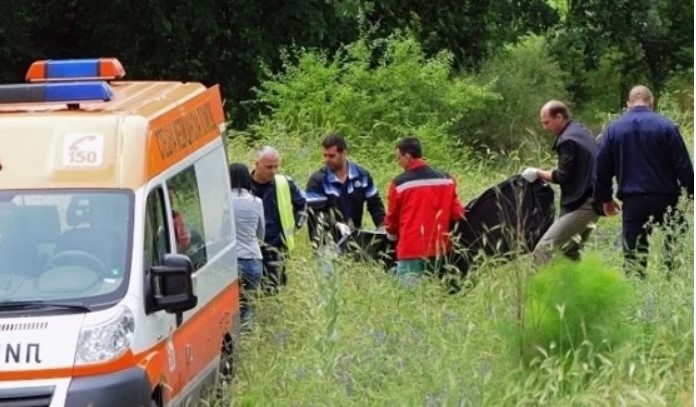 Наш пенсионер издъхна след бурна любов в нива с два пъти по-млада от него любовница