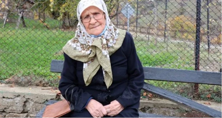 90-годишна изселничка със сълзи се върна в Родопите и отсече: Камъкът си тежи на мястото