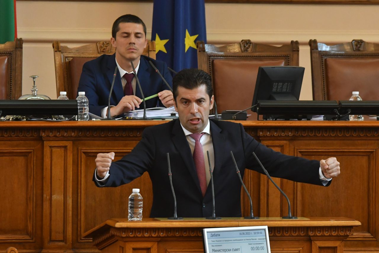 Шамар за правителството на Кирил Петков – ЕК върна земеделския план на България с 405 забележки