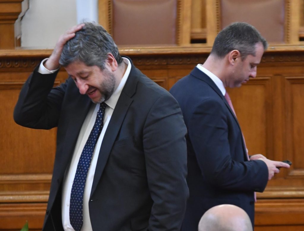 Тя извади сензационен документ! Схемата е ясна, парите – огромни! Христо Иванов хвърля оставка?
