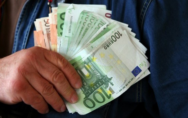 Гурбетчия от Родопите разкри как се вадят без работа и законно поне по 1400 евро месечно