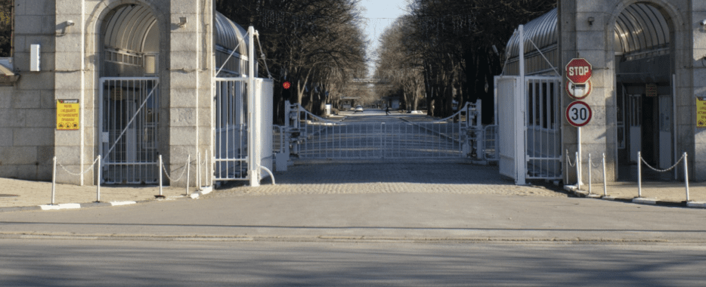 Голям наш завод предлага работа, изключително добри условия! Дават бонуси за…