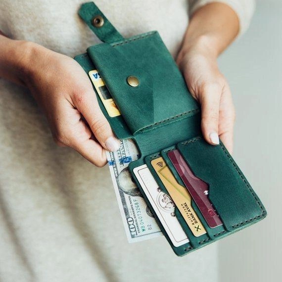 зелен портфейл
