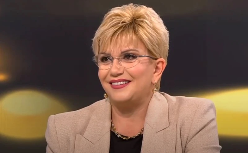 Николина Чакърдъкова без бръчки