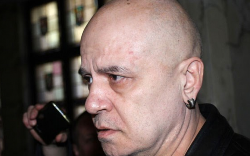 Слави загубил майка си, трагедията станала преди месеци. Всички в екипа му пазили дискретност