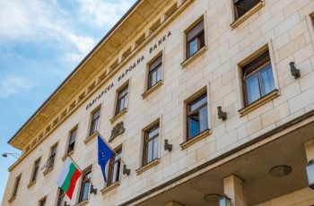 Шефът на БНБ обяви какво се случва с приемането на еврото след протестите