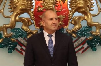 Какво се случва?! Шокиращо президентът Радев връчва третия мандат на Доган
