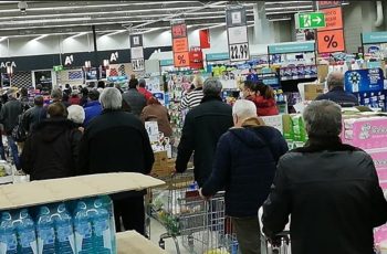 Обрат в страната: Хората влизат в магазините и не вярват на очите си