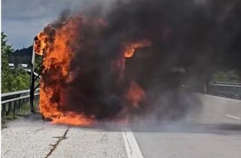 Автобус с пътници се запали в движение по пътя Казанлък – Стара Загора